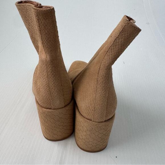 Free People Nicola snake embossed tan sand color size 8 US / 38 block heel - Picture 7 of 13